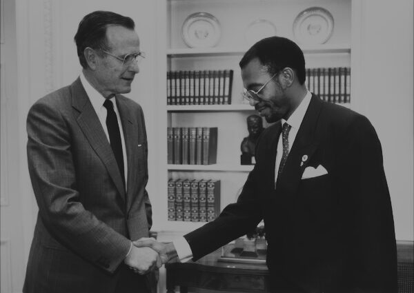 Jardo Muekalia and Presidente Bush