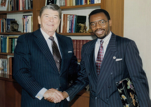 Jardo Muekalia and Presidente Reagan