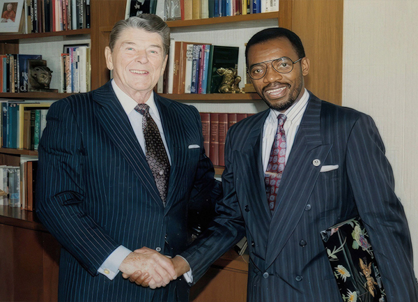Jardo Muekalia and Presidente Reagan