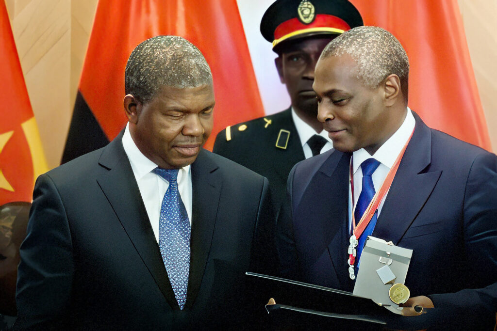 Abel Epalanga Chivukuvuku com Joao Lourenco