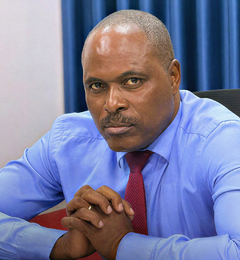 Américo Chivukuvuku 