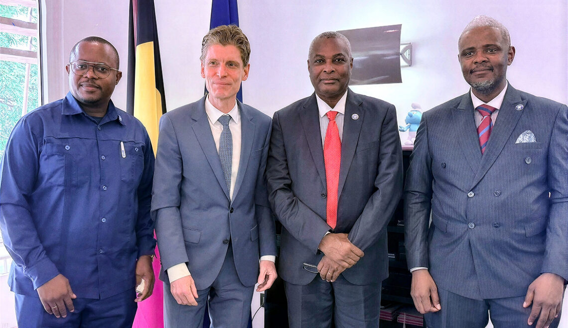 Lideranca do PRA-Servir Angola