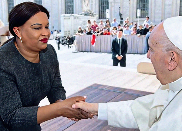 Toya Chivukuvuku com o Papa